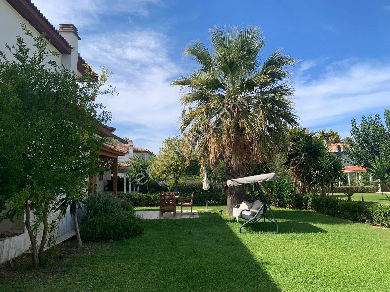 Çeşme Dalyan Cankaya Evleri Geniş Bahçeli Satılık Villa — fotoğraf 5