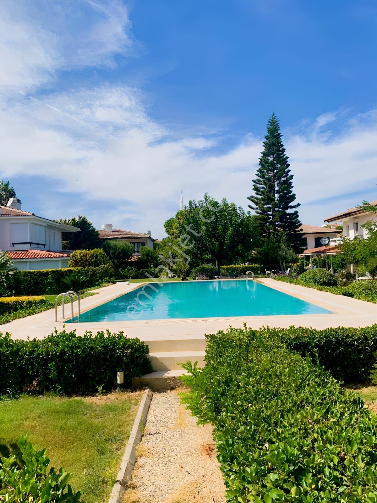 Çeşme Dalyan Cankaya Evleri Geniş Bahçeli Satılık Villa — fotoğraf 6