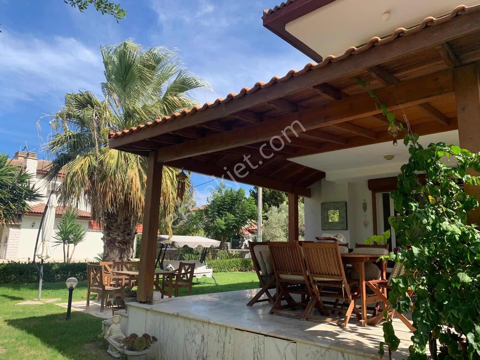 Çeşme Dalyan Cankaya Evleri Geniş Bahçeli Satılık Villa — fotoğraf 7