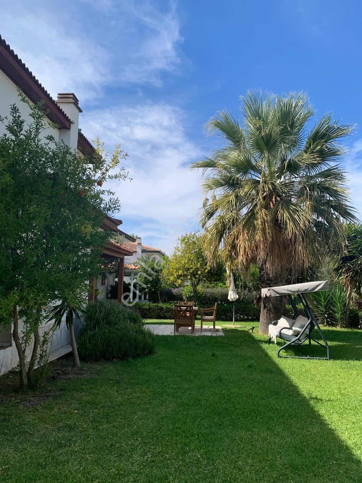 Çeşme Dalyan Cankaya Evleri Geniş Bahçeli Satılık Villa — fotoğraf 9