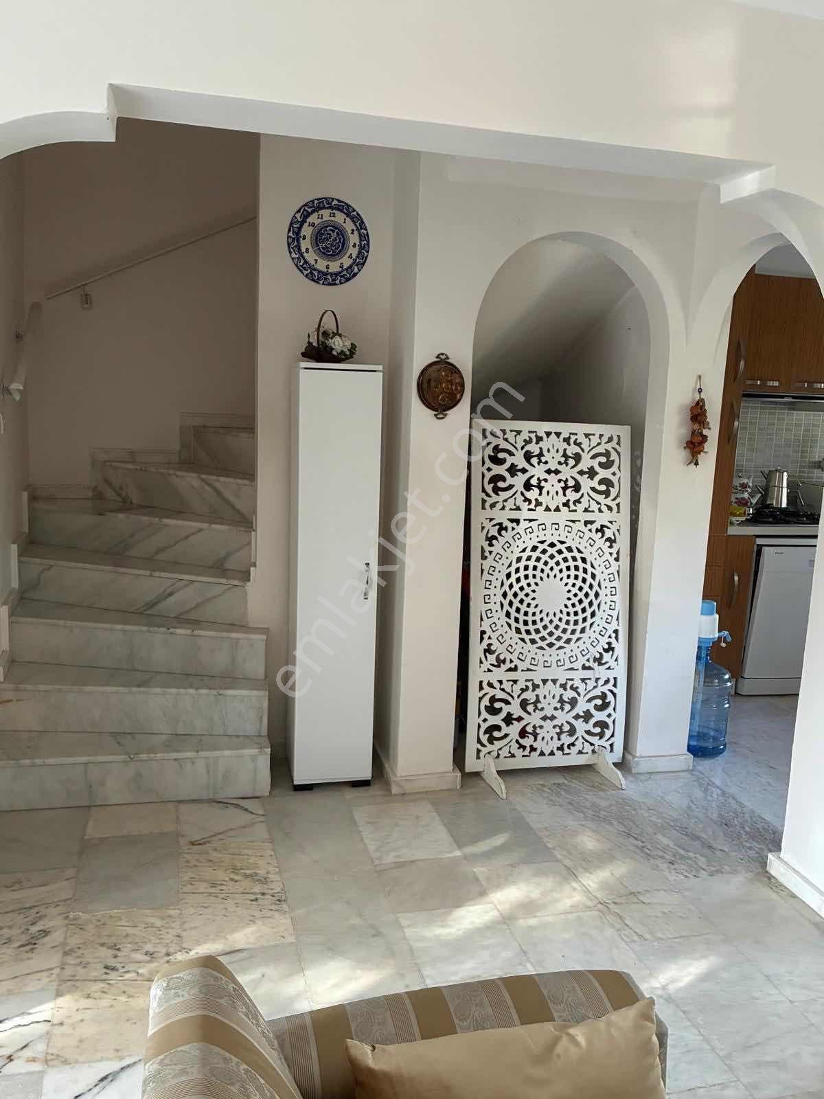 Çeşme Dalyan Cankaya Evleri Geniş Bahçeli Satılık Villa — fotoğraf 11