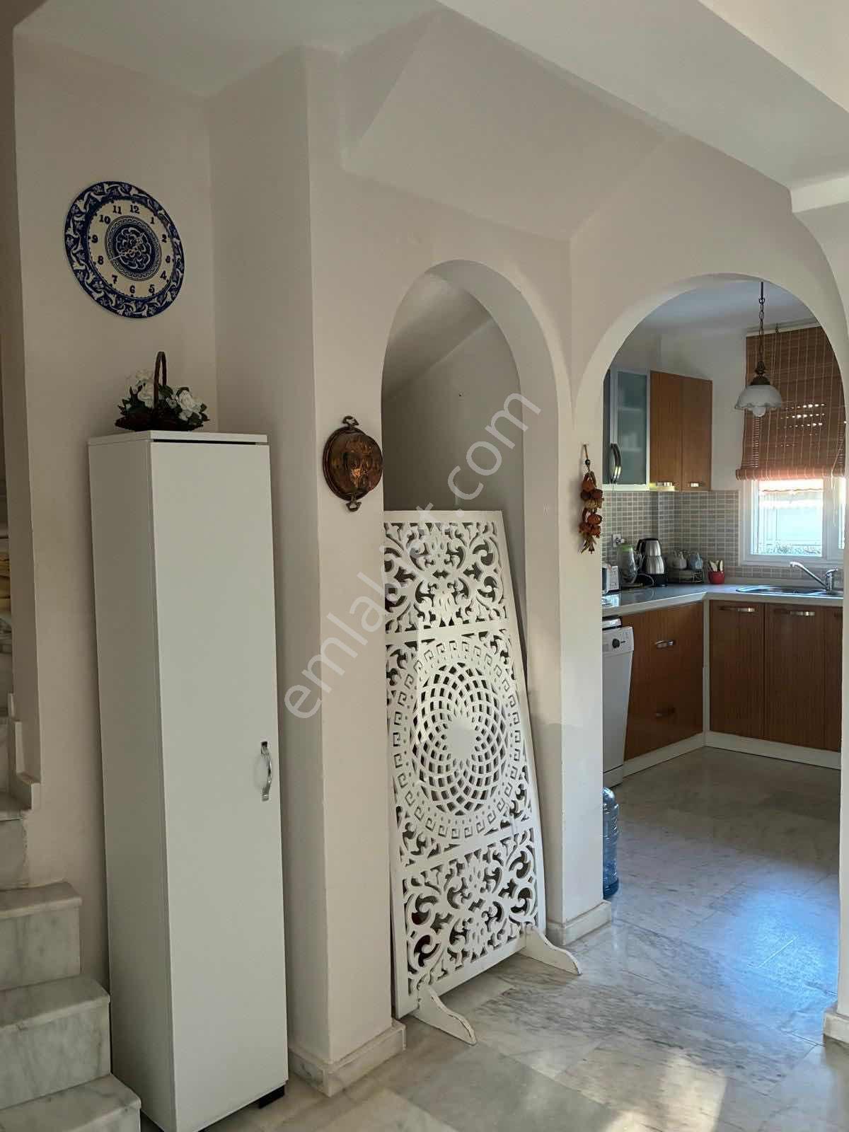Çeşme Dalyan Cankaya Evleri Geniş Bahçeli Satılık Villa — fotoğraf 12