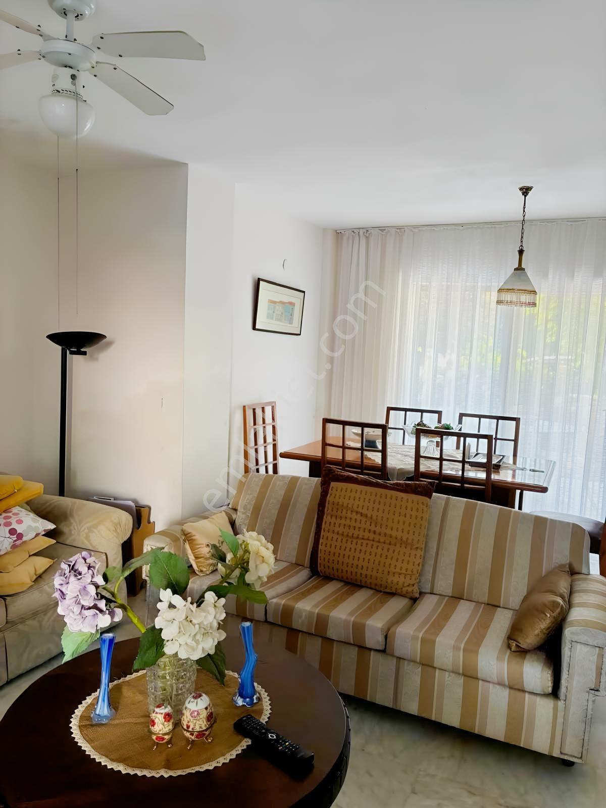 Çeşme Dalyan Cankaya Evleri Geniş Bahçeli Satılık Villa — fotoğraf 14