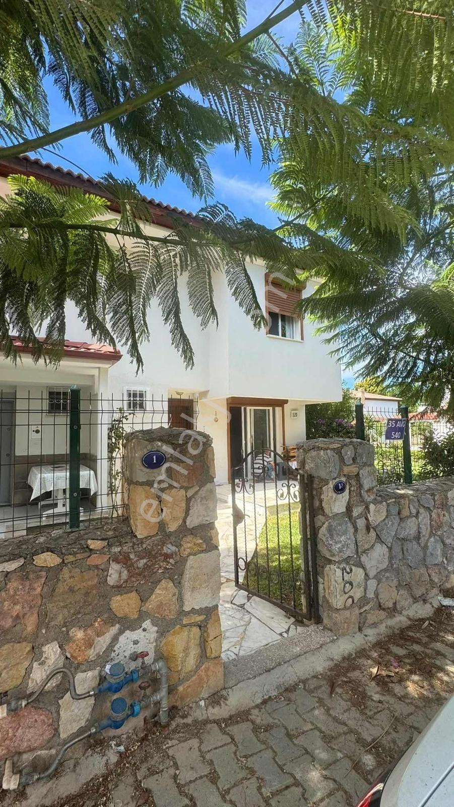 Çeşme Dalyan Cankaya Evleri Geniş Bahçeli Satılık Villa — fotoğraf 25