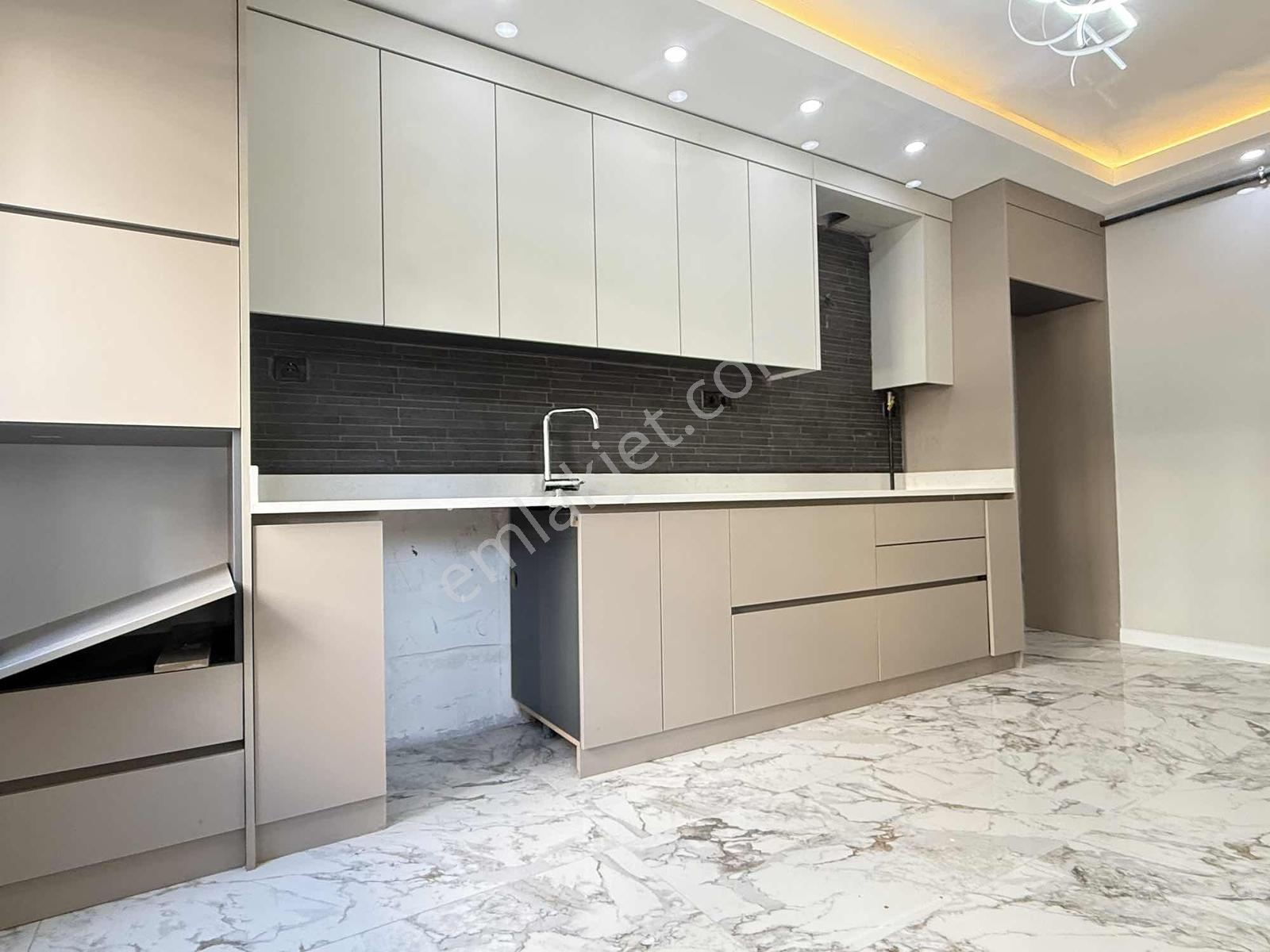Binyapıdan Kuşpınarda İçi Sıfır Tadilatlı 3+1 Lüks Daire ! — fotoğraf 2