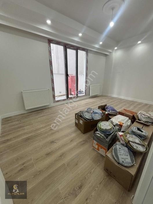 Halkalı Kavaklı Mah. 2+1 Satılık 78m2 Sıfır Bahçe Katı Daire — fotoğraf 3
