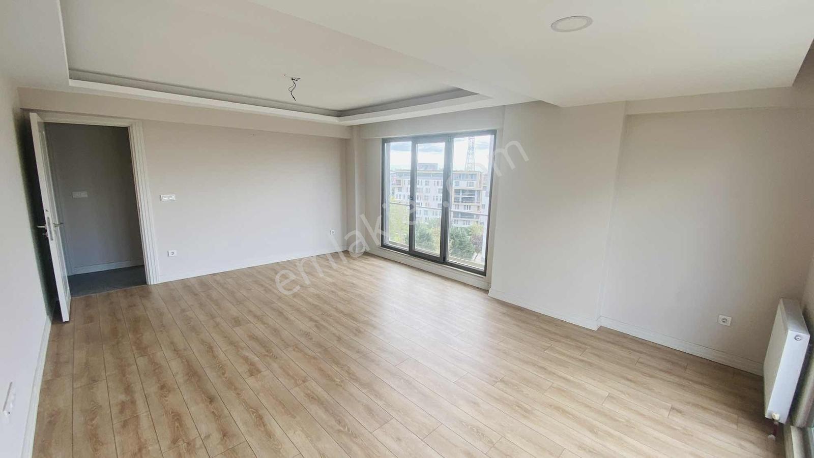 Pendik Kurtköy'de 3+1 Ebeveyn Banyolu Nezih Sitede Geniş Daire — fotoğraf 3