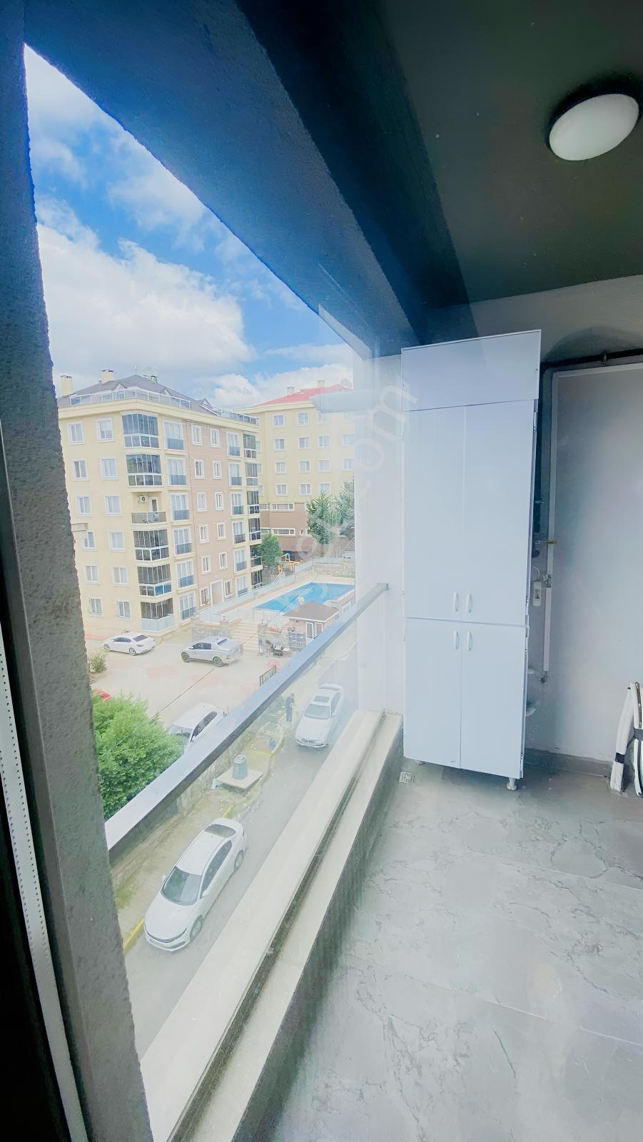 Pendik Kurtköy'de 3+1 Ebeveyn Banyolu Nezih Sitede Geniş Daire — fotoğraf 10