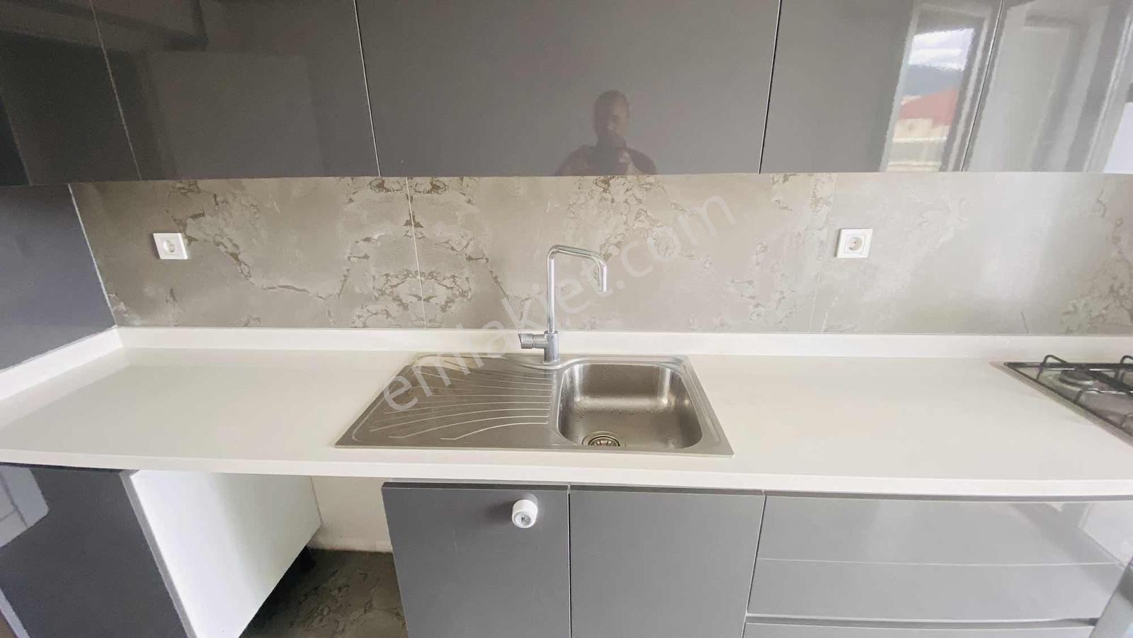 Pendik Kurtköy'de 3+1 Ebeveyn Banyolu Nezih Sitede Geniş Daire — fotoğraf 13