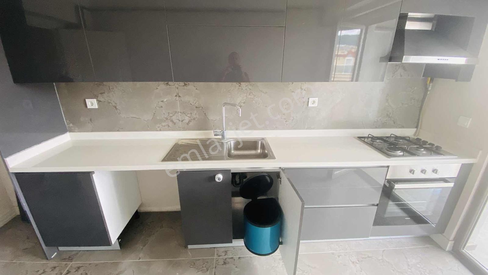 Pendik Kurtköy'de 3+1 Ebeveyn Banyolu Nezih Sitede Geniş Daire — fotoğraf 14