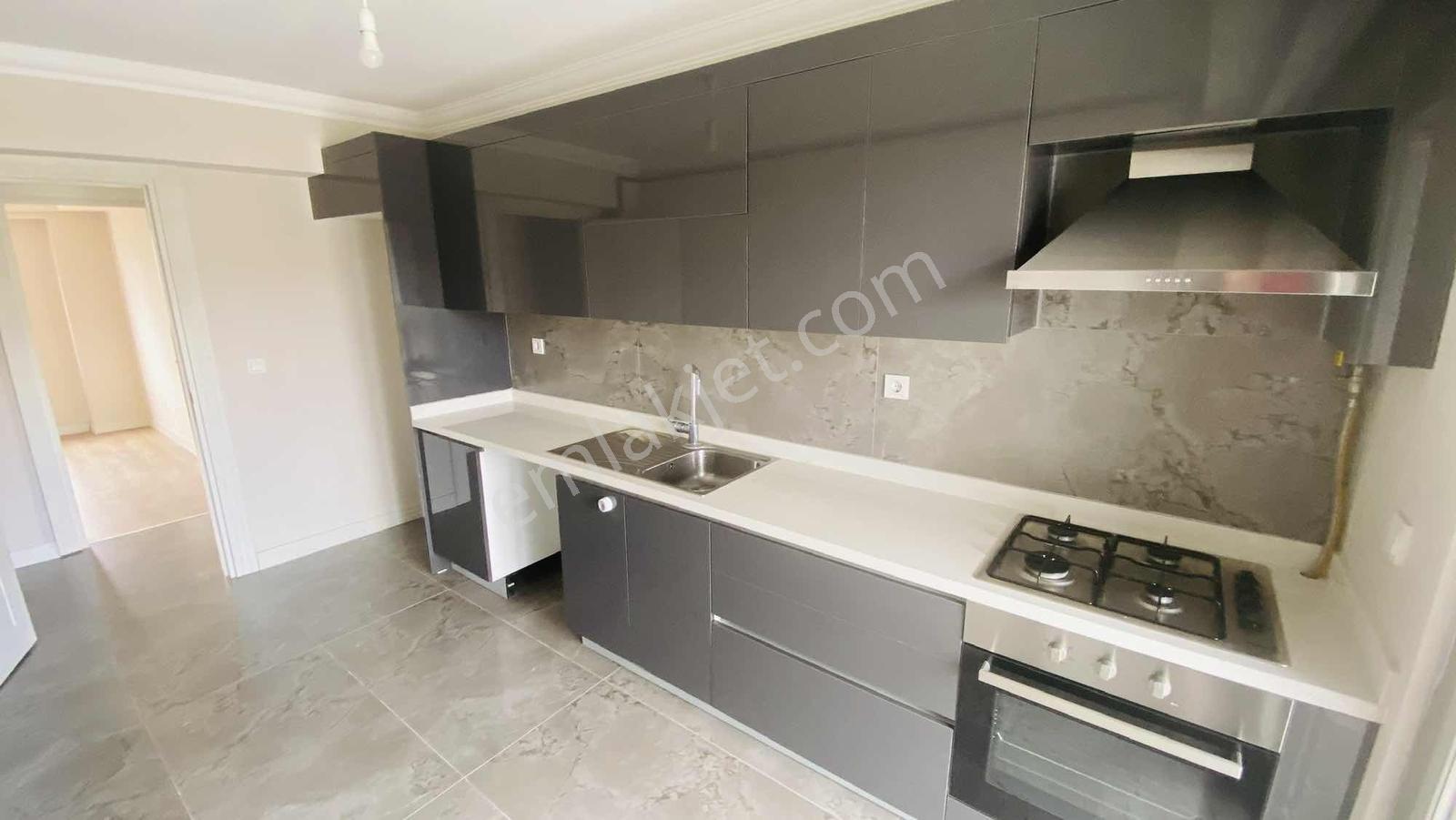 Pendik Kurtköy'de 3+1 Ebeveyn Banyolu Nezih Sitede Geniş Daire — fotoğraf 17