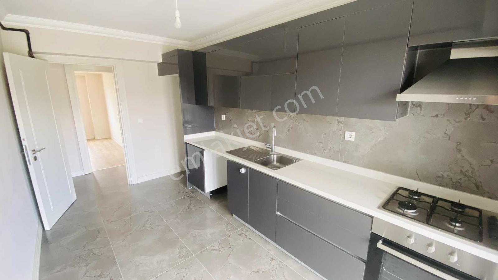 Pendik Kurtköy'de 3+1 Ebeveyn Banyolu Nezih Sitede Geniş Daire — fotoğraf 18