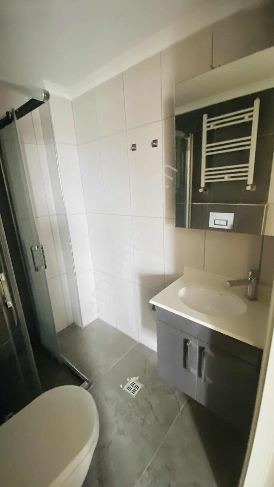 Pendik Kurtköy'de 3+1 Ebeveyn Banyolu Nezih Sitede Geniş Daire — fotoğraf 31