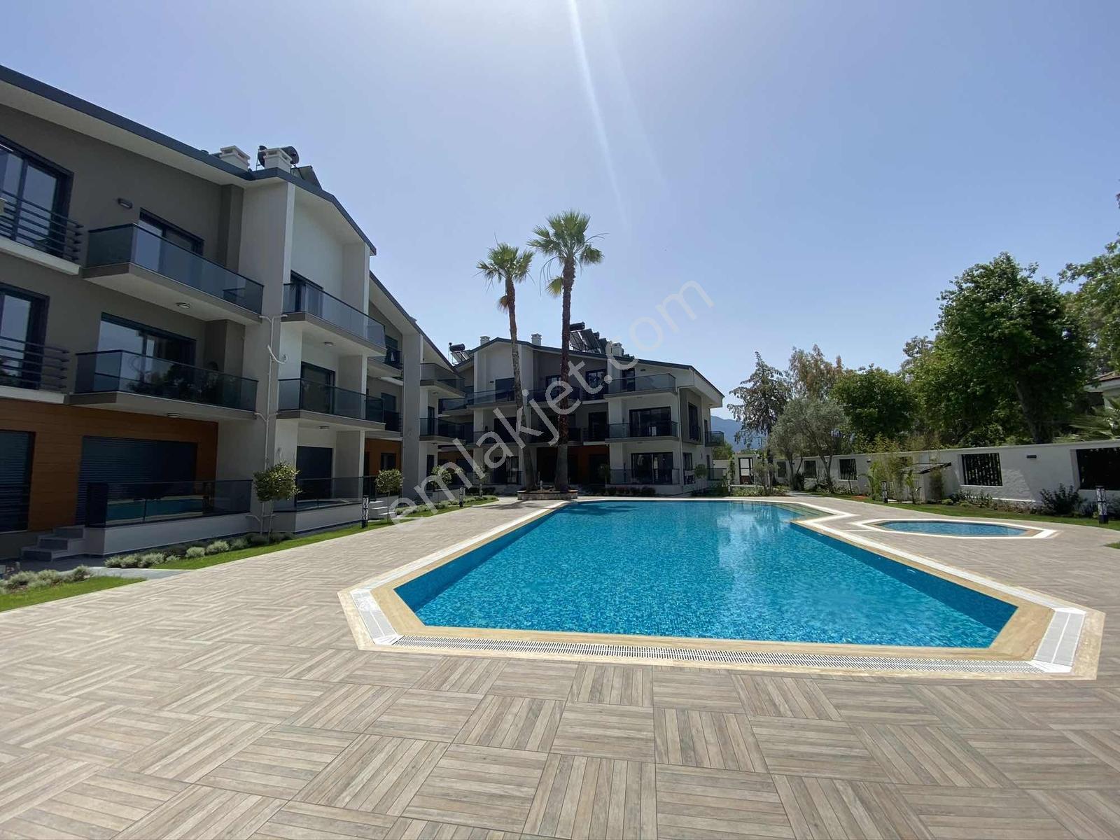 Fethiye Foça Mahallesinde Körfez Palm Sitesi'nde 2+1 Dubleks — fotoğraf 2