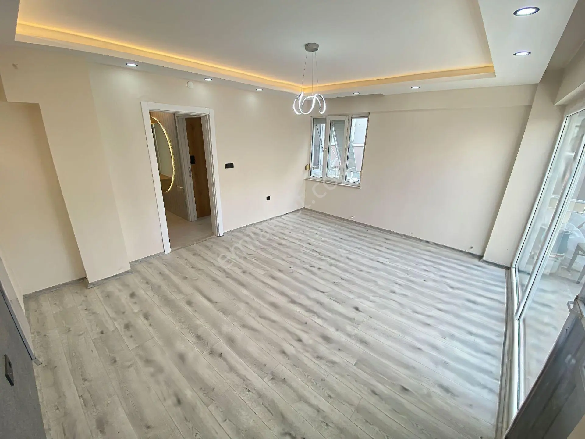 🛑🛑aktiften Akçay Merkez'de Satılık Ebeveyn Banyolu Arakat Harika Tasarım 2+1 Daire — fotoğraf 10