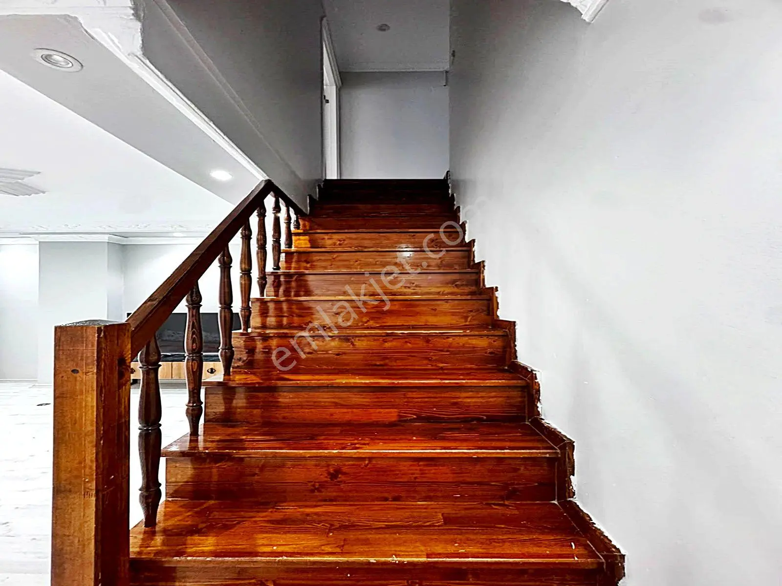 Yıldırım Yapı'dan Merkezi Konumda Eminevim & Krediye Uygun Acill Satılık 3+1 Arakat Dubleks Daire!! — fotoğraf 2