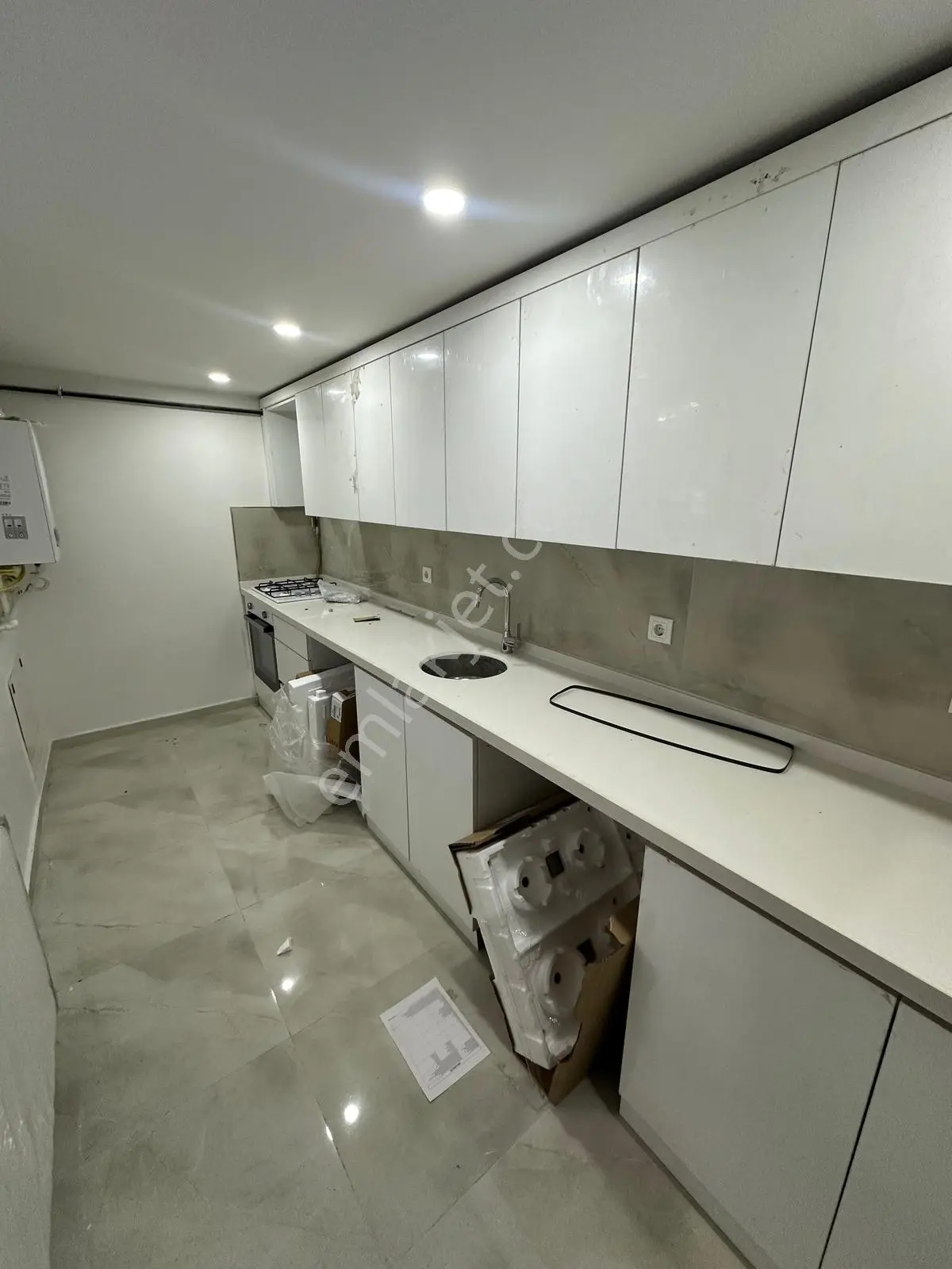 Family'den Şirinevler Otoparklı 25 M² Balkonlu Satılık 3+1 Daire — fotoğraf 5