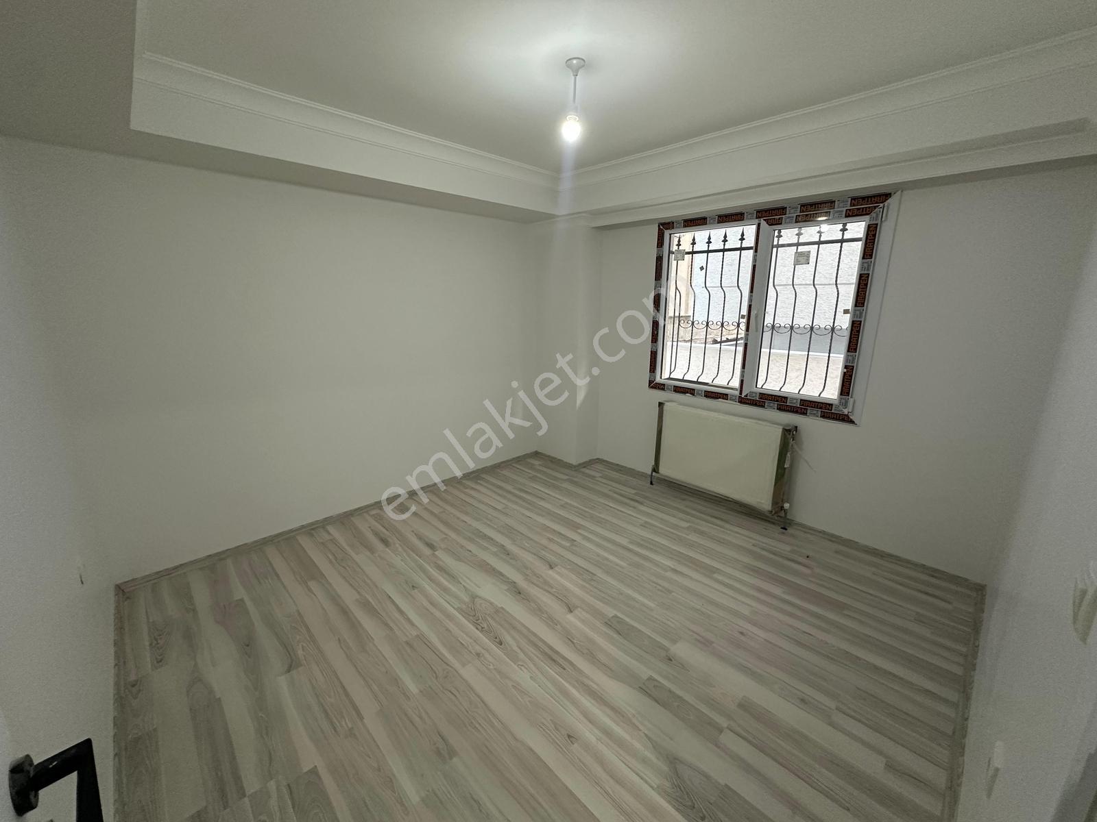 Family'den Şirinevler Otoparklı 25 M² Balkonlu Satılık 3+1 Daire — fotoğraf 8