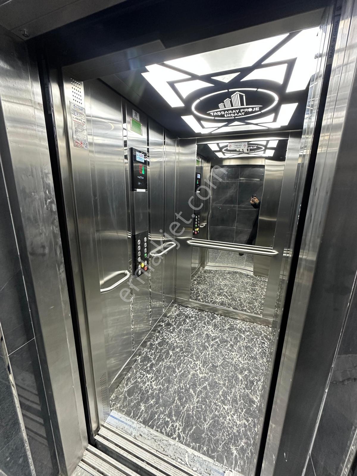 Family'den Şirinevler Otoparklı 25 M² Balkonlu Satılık 3+1 Daire — fotoğraf 25
