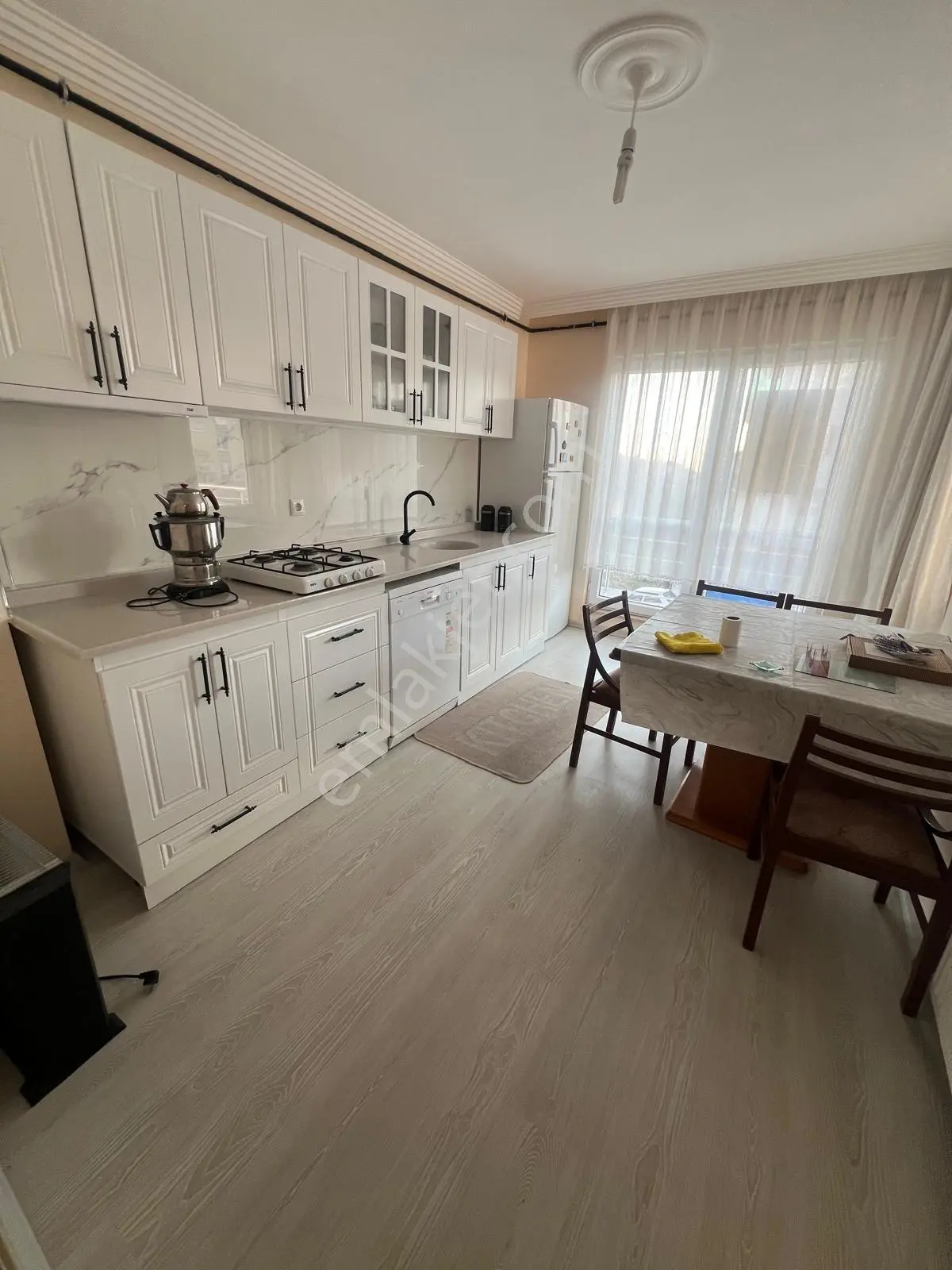 Arkadaş Emlaktan Bahçelievler Mah. Bahar 1. Cadde Üzerinde Satılık Daire — fotoğraf 2