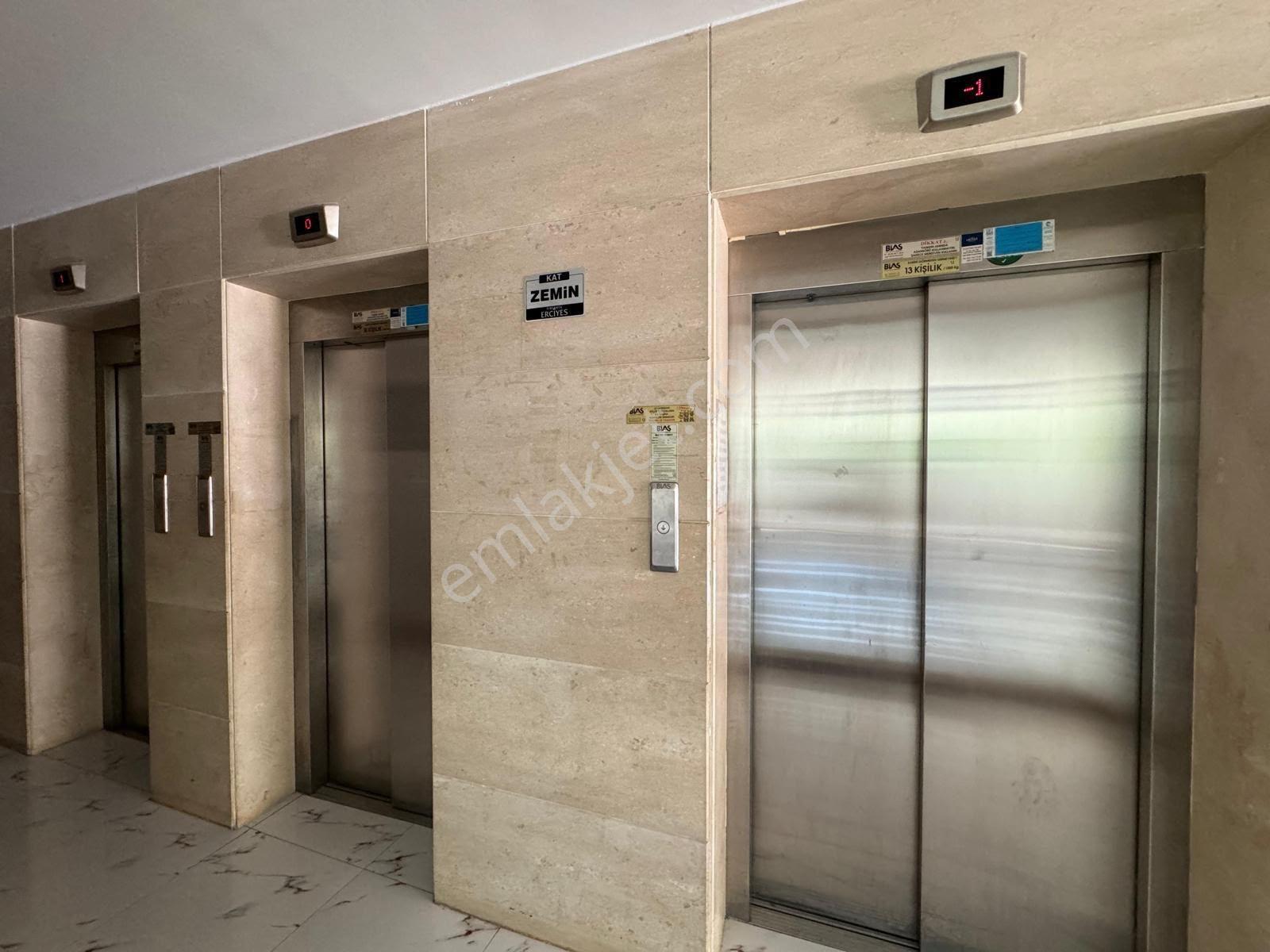 Huzurevlerinde 9 Yaş/2+1/havuz/güvenlik/fıtness/sauna/akıllı Ev — fotoğraf 22
