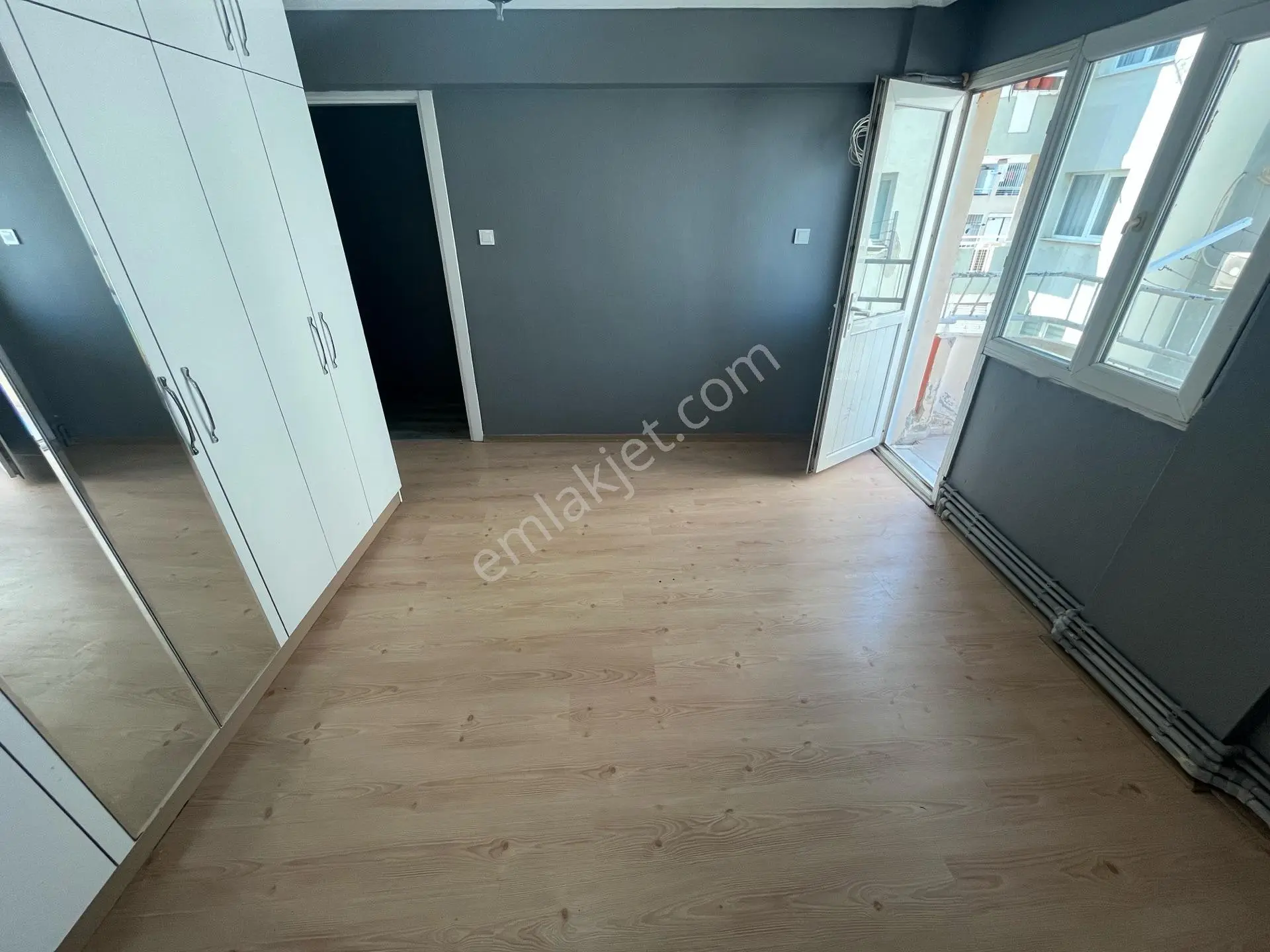 Merkezi Konumda Tadilatlı Ara Kat Asansör Otopark Satılık 3+1 — fotoğraf 12