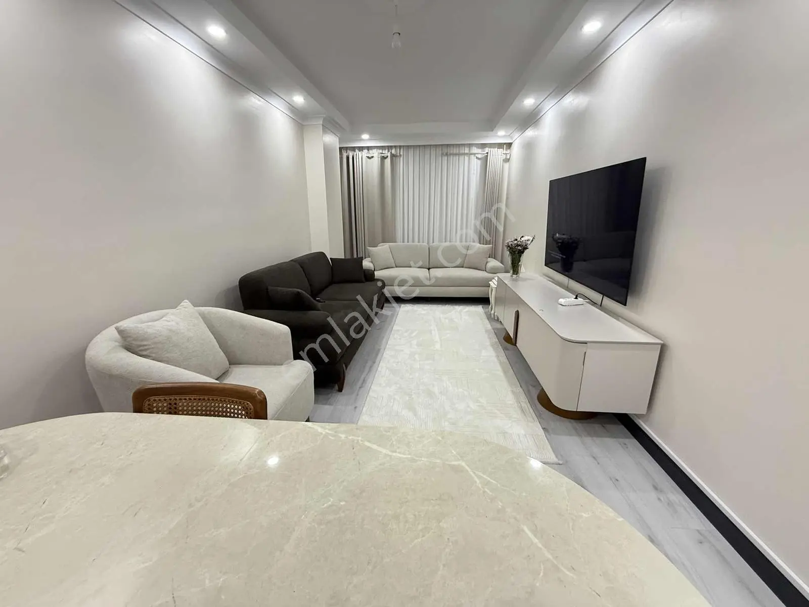 Mercan Emlaktan Kapalı Otoparklı Asansörlü Sitede 2+1 Sıfır — fotoğraf 7