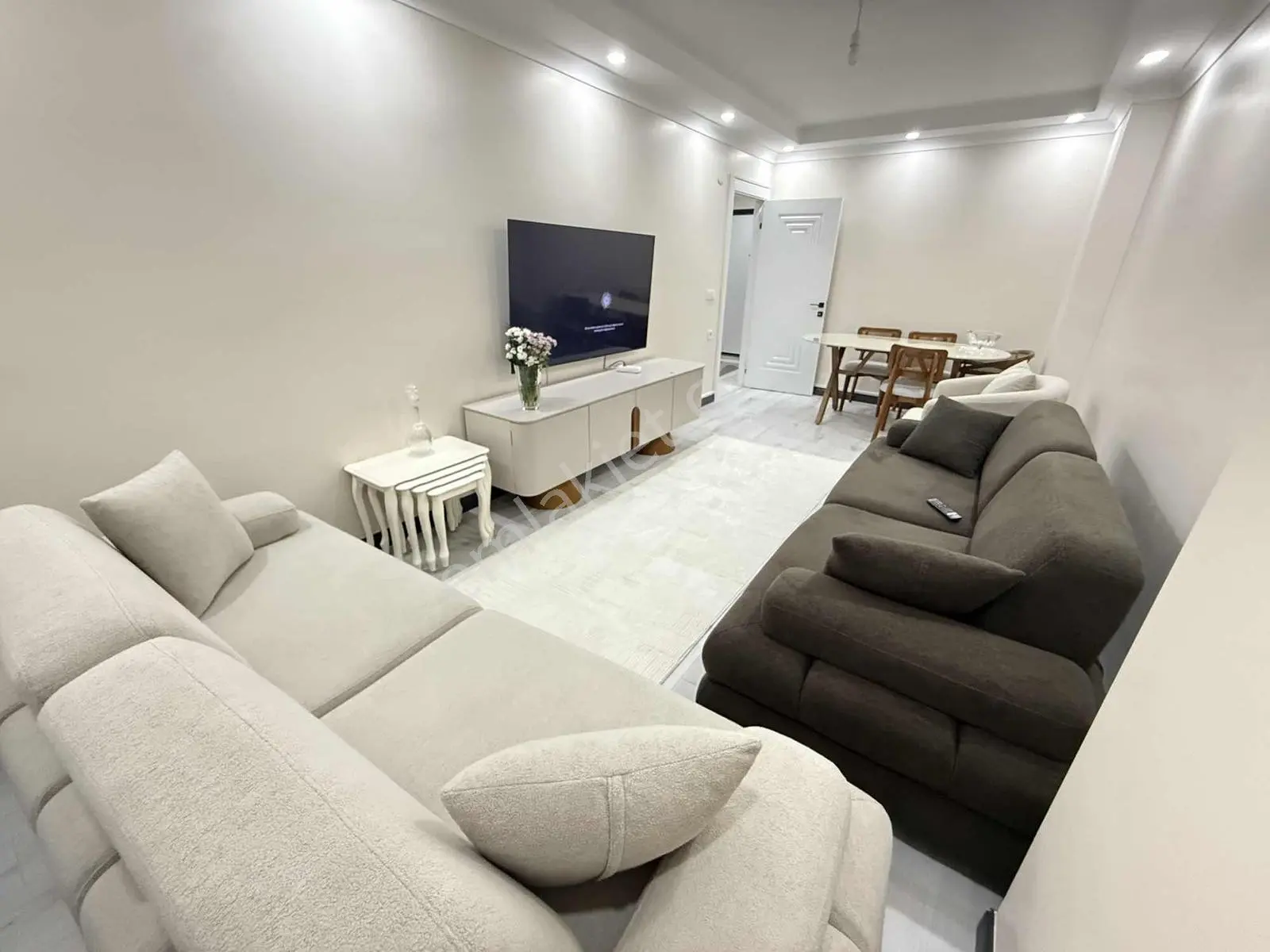 Mercan Emlaktan Kapalı Otoparklı Asansörlü Sitede 2+1 Sıfır — fotoğraf 12