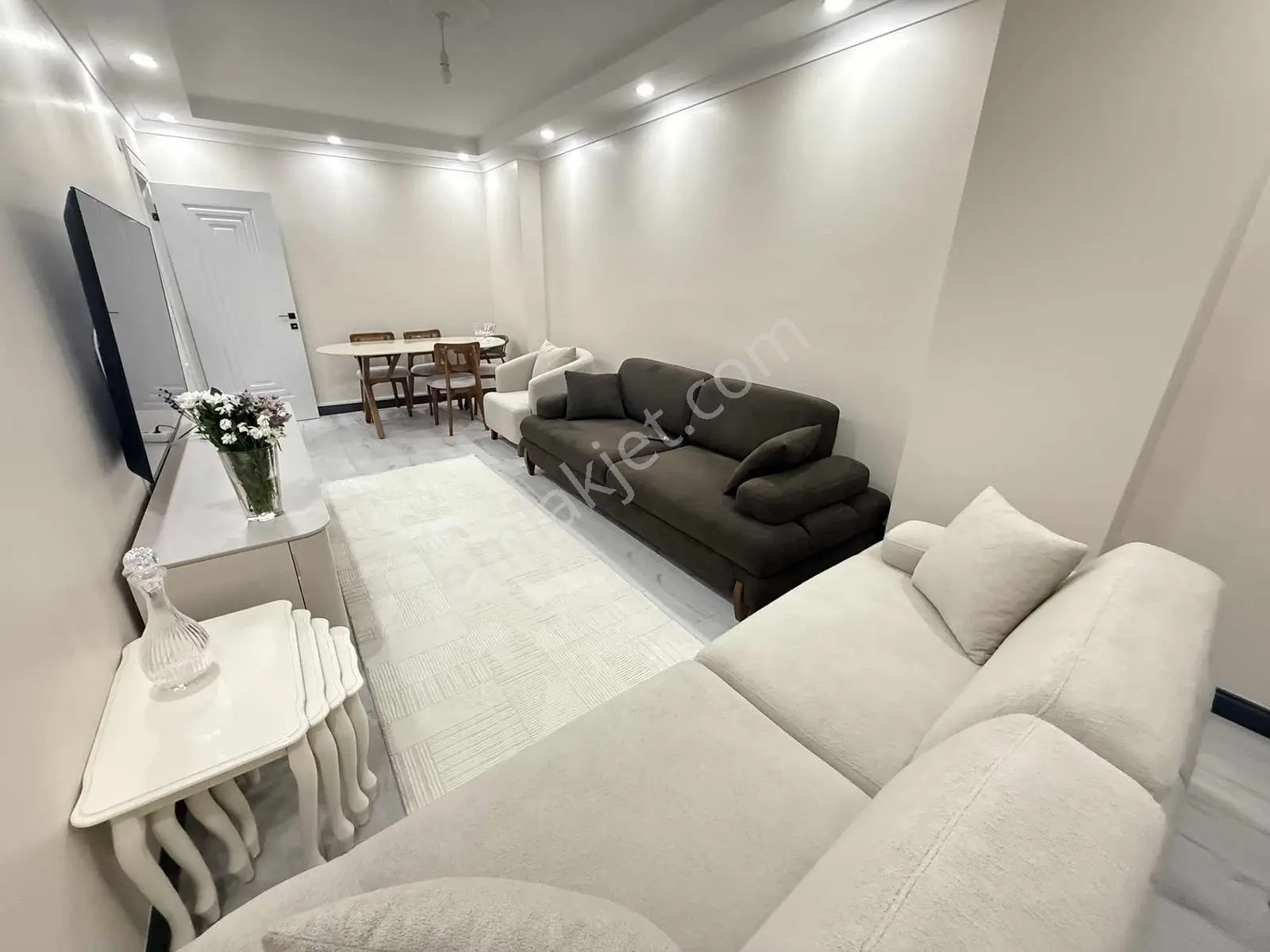 Mercan Emlaktan Kapalı Otoparklı Asansörlü Sitede 2+1 Sıfır — fotoğraf 16