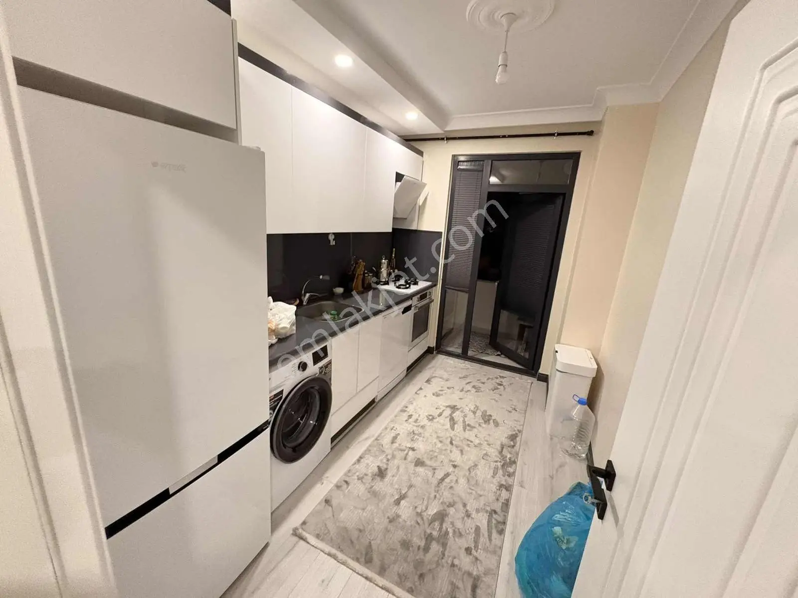Mercan Emlaktan Kapalı Otoparklı Asansörlü Sitede 2+1 Sıfır — fotoğraf 19