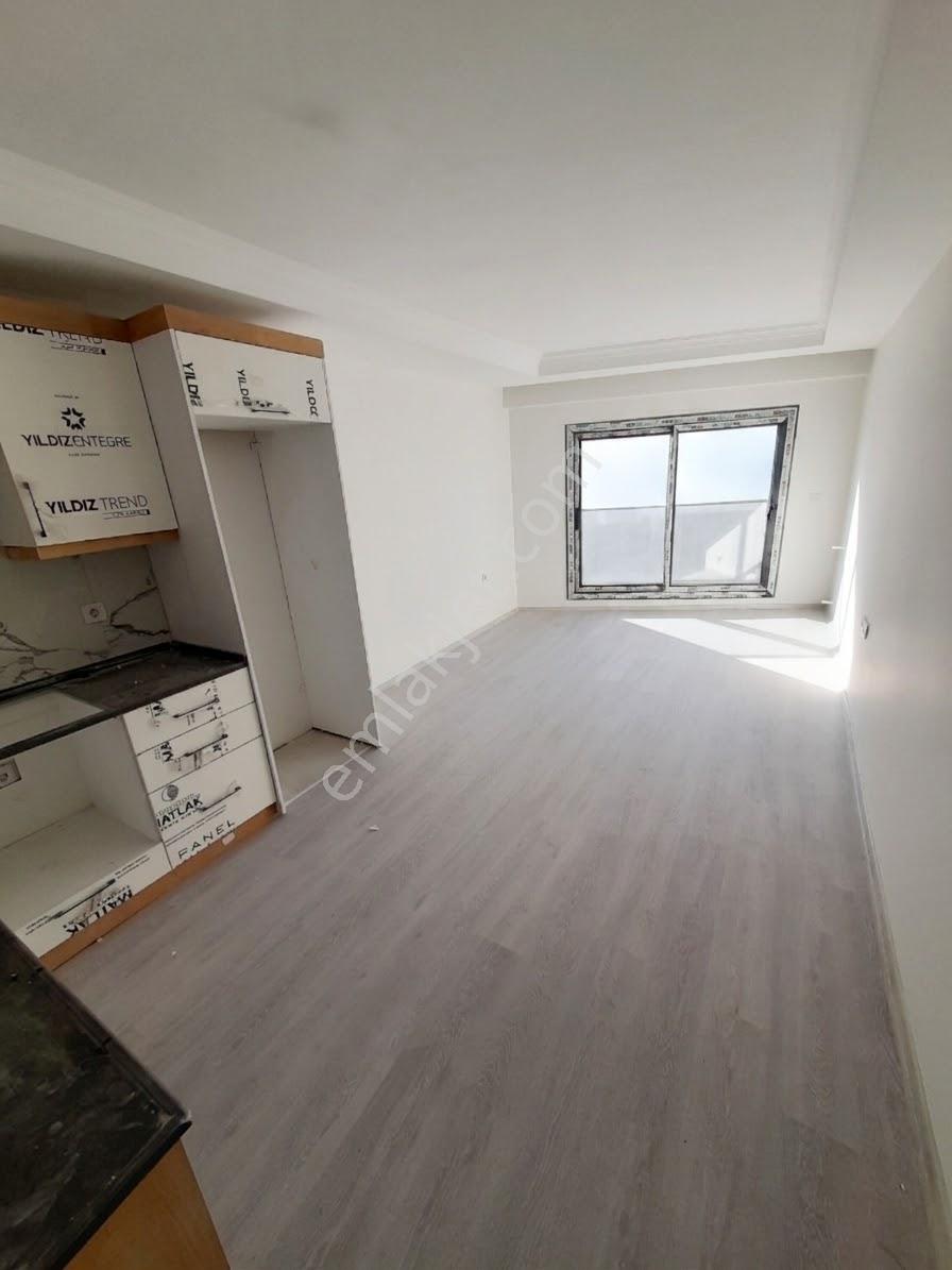 Çiğli Güzeltepe'de Sıfır 1+1 Satılık Daire — fotoğraf 6