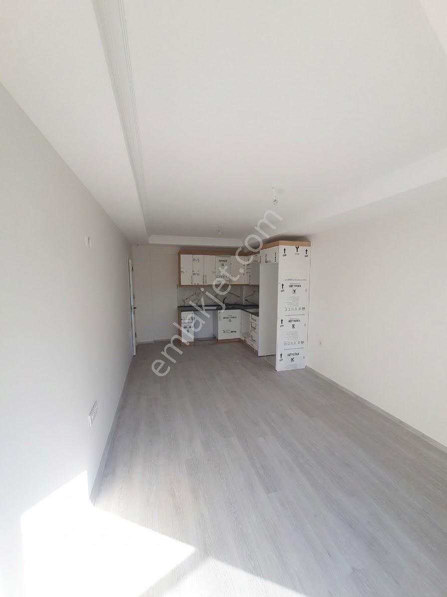 Çiğli Güzeltepe'de Sıfır 1+1 Satılık Daire — fotoğraf 7