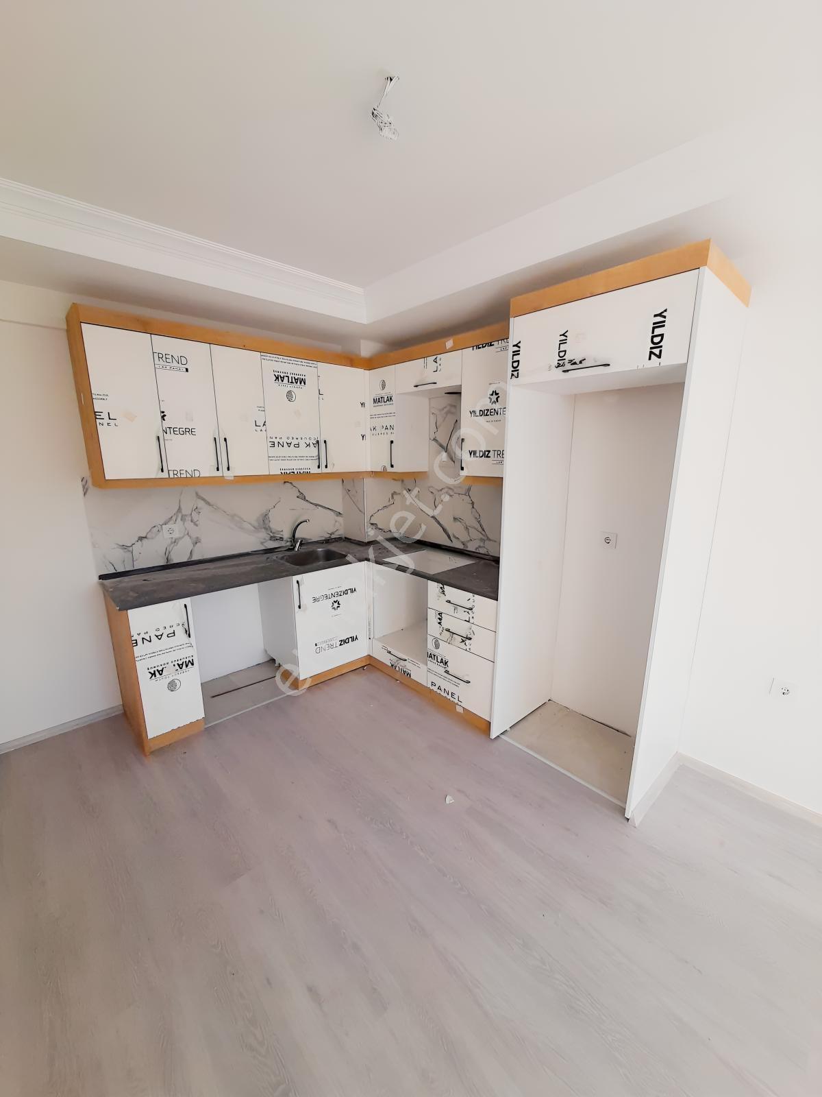 Çiğli Güzeltepe'de Sıfır 1+1 Satılık Daire — fotoğraf 8