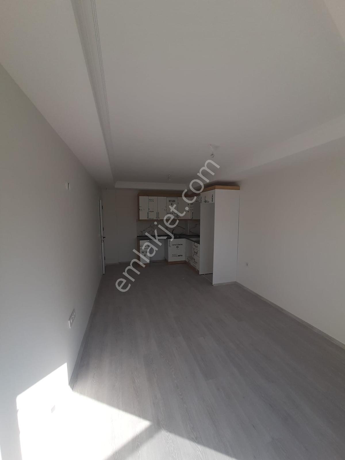 Çiğli Güzeltepe'de Sıfır 1+1 Satılık Daire — fotoğraf 9