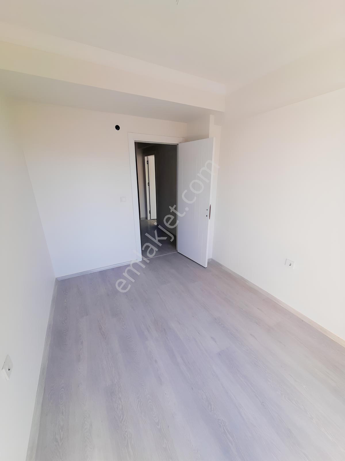 Çiğli Güzeltepe'de Sıfır 1+1 Satılık Daire — fotoğraf 12