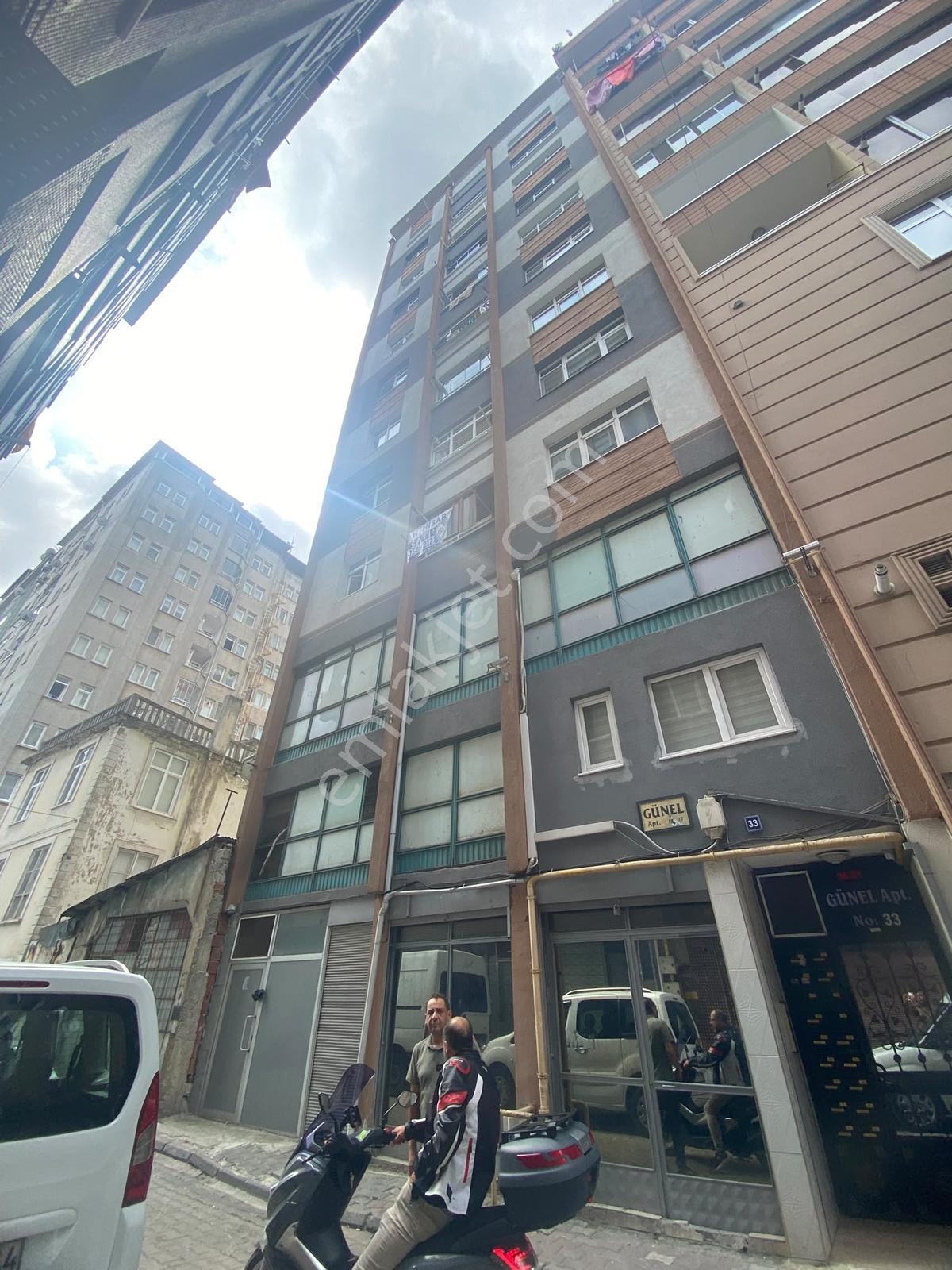 Hisar'dan Merkezi Konum'da Asansörlü 1.kat 3+1 Masraflı Daire — fotoğraf 2