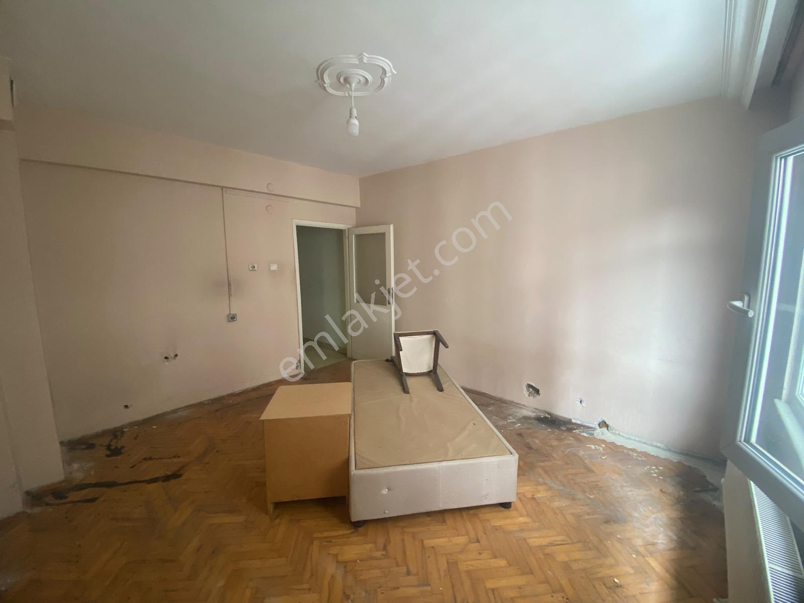 Hisar'dan Merkezi Konum'da Asansörlü 1.kat 3+1 Masraflı Daire — fotoğraf 9