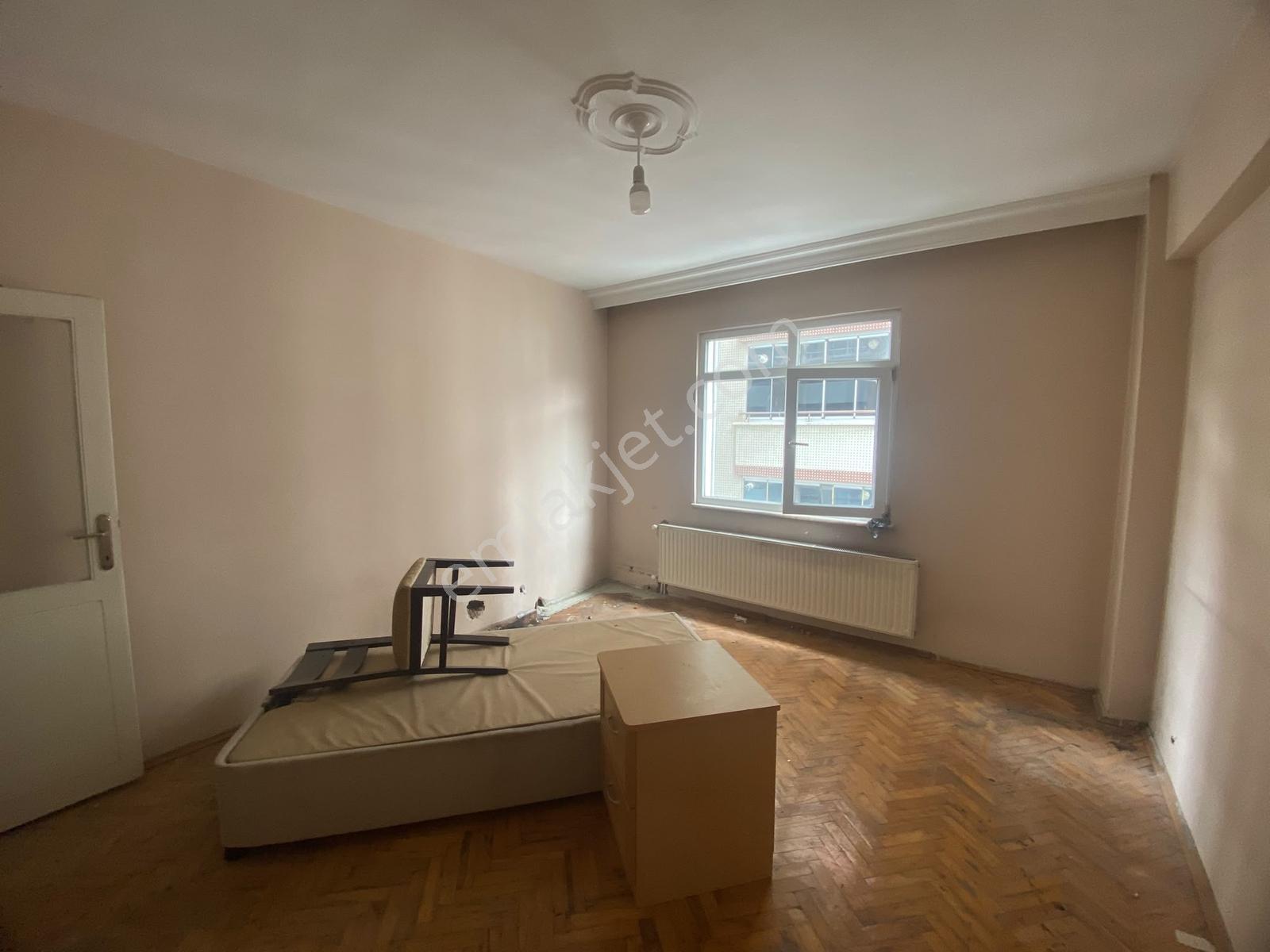 Hisar'dan Merkezi Konum'da Asansörlü 1.kat 3+1 Masraflı Daire — fotoğraf 14