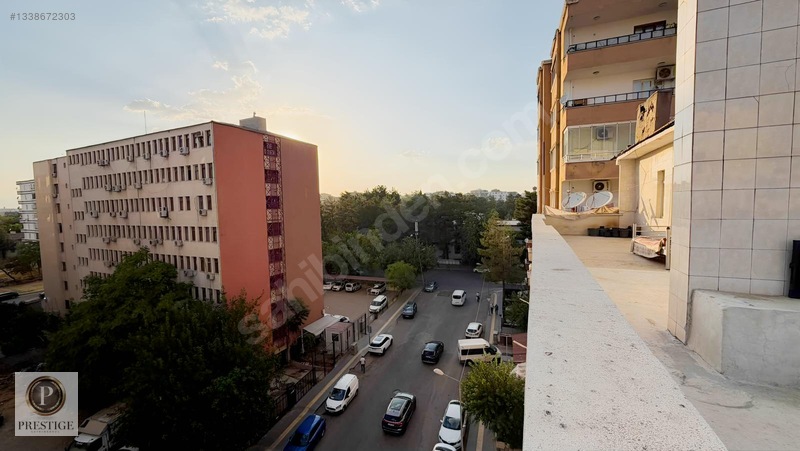 Lıse Caddesı Satılık 2 + 1 Teraslı Son Kat — fotoğraf 3