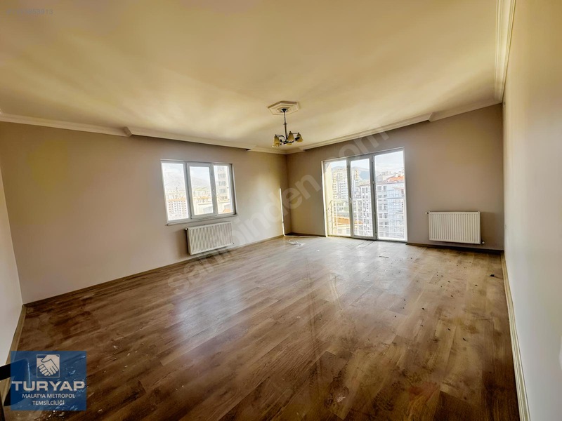 Turyap Metropolden Bostanbaşında 3+1 Satılık Daire — fotoğraf 3