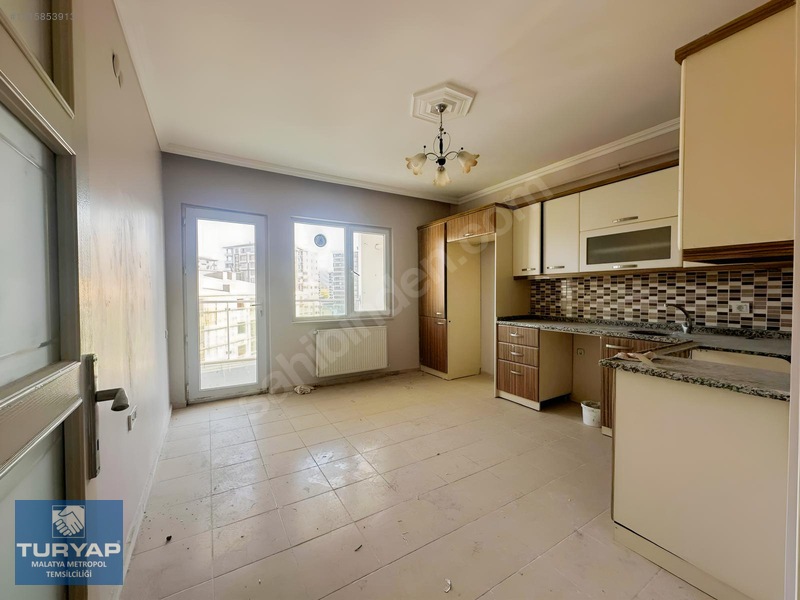 Turyap Metropolden Bostanbaşında 3+1 Satılık Daire — fotoğraf 17