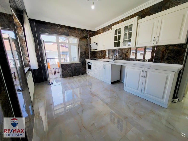 Remax Değişim-cumhuriyet Mah.de Satılık 4+1 Lüx Donanımlı Daire — fotoğraf 16