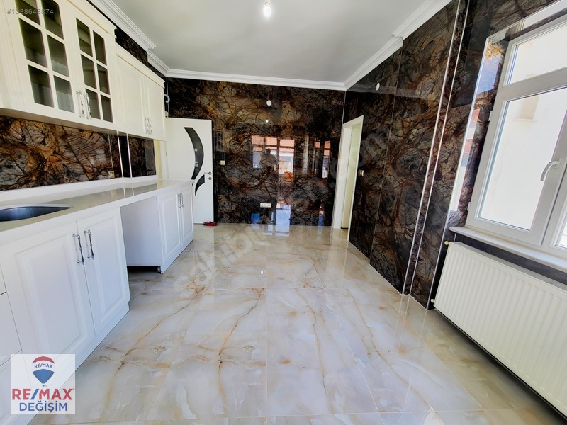 Remax Değişim-cumhuriyet Mah.de Satılık 4+1 Lüx Donanımlı Daire — fotoğraf 17