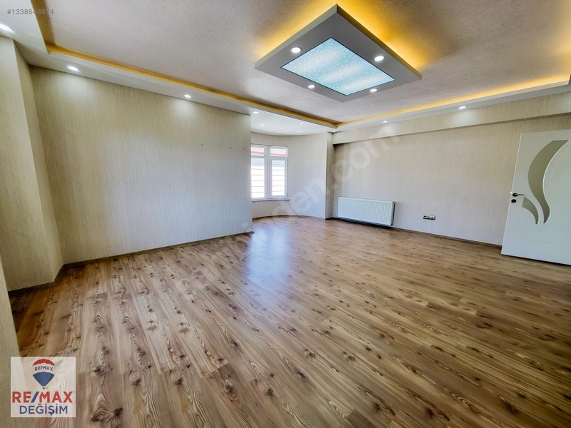 Remax Değişim-cumhuriyet Mah.de Satılık 4+1 Lüx Donanımlı Daire — fotoğraf 22