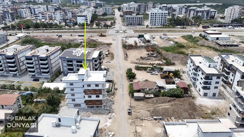 Emlak Dünyası Merkezi Konumda 1+1 — fotoğraf 12