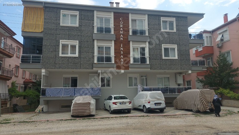 Korkuteli Yeni Mahallede Muhteşem Konumda Ara Katta 2+1 Daire