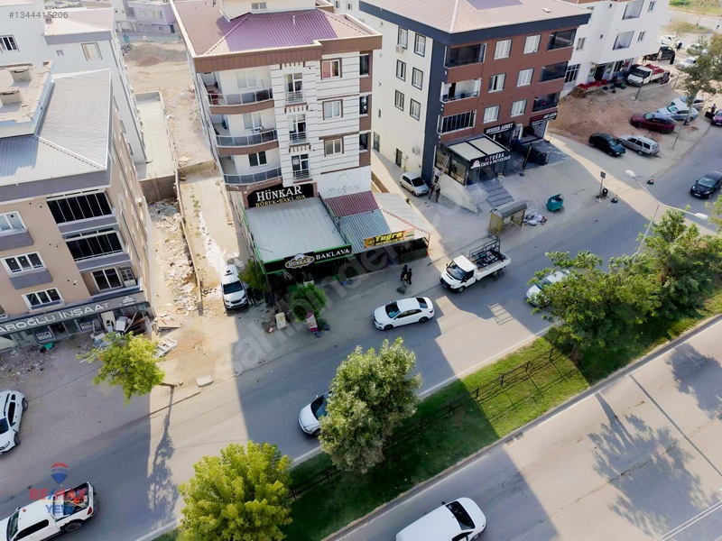 Remax Yeni Gayrimenkul´den Ana Cadde Üzerinde Kiralık Dükkan — fotoğraf 3