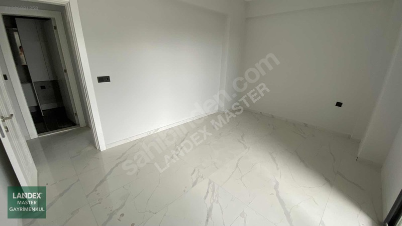 Yenişafakta Ferhatlar Kolejine Yakın Sıfır 3+1 Daire — fotoğraf 23