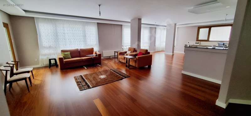 Çengelköyde Villa Tarzı Binada 226 M² 3+1 Daire