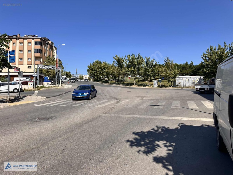 Ataşehir Ferhatpaşada Ana Yola Cepheli 315 M² Kiralık Tic.arsa — fotoğraf 7